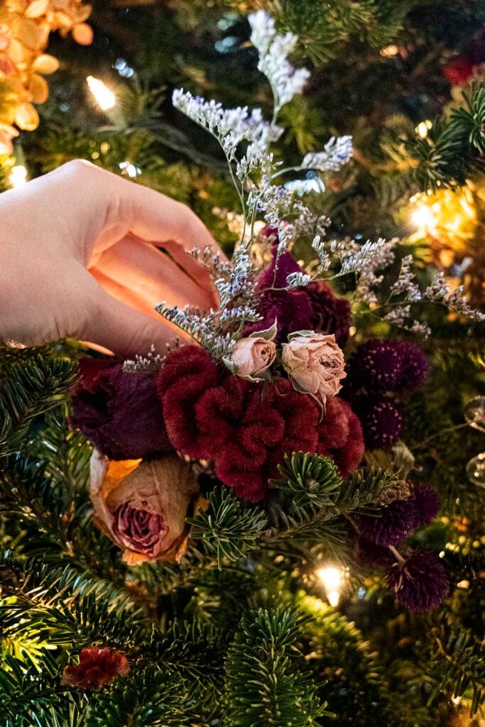 How to Create a DIY Flower Christmas Tree She Keeps a Lovely Home