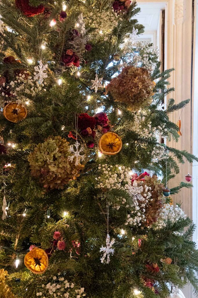 How to Create a DIY Flower Christmas Tree – She Keeps a Lovely Home