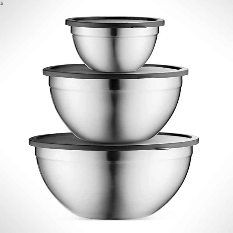 3 stacked mixing bowls.