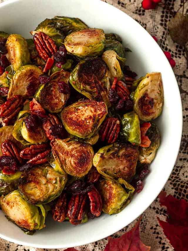A bowl of brussels sprouts in a bowl.